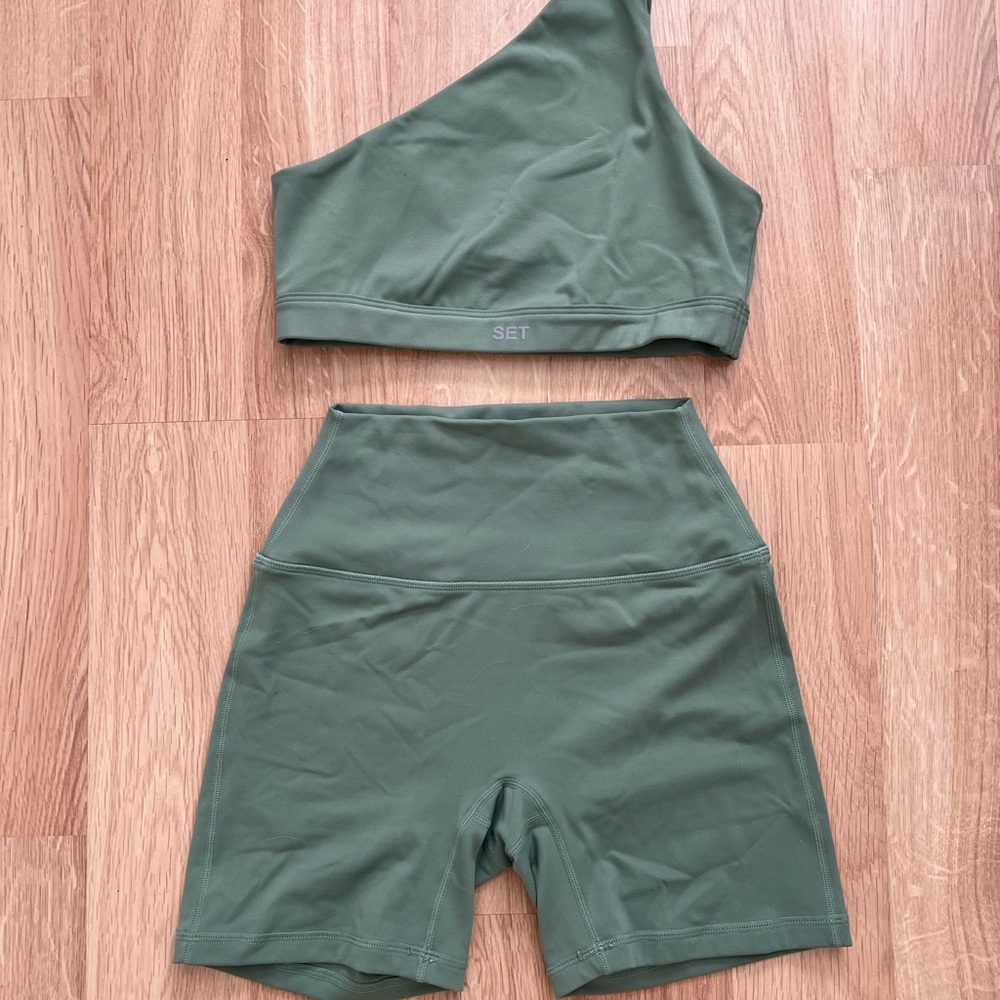 Set Active Green One-Shoulder Activewear Set